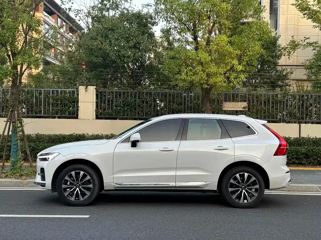 Volvo XC60 — фото 3