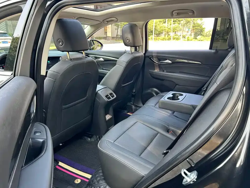 Buick Envision Plus — фото 7