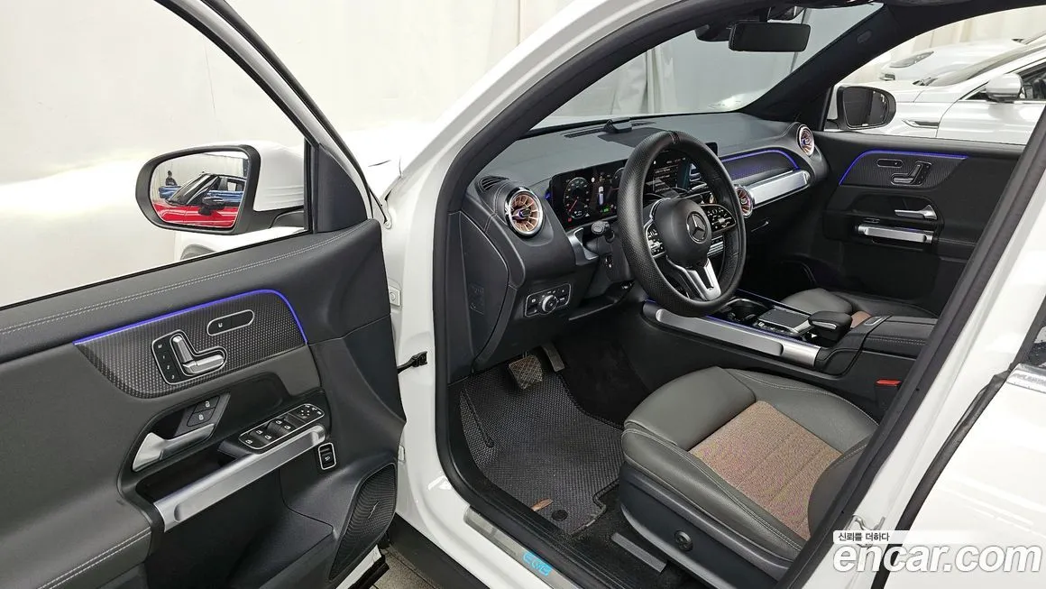 Mercedes-Benz EQB — фото 10