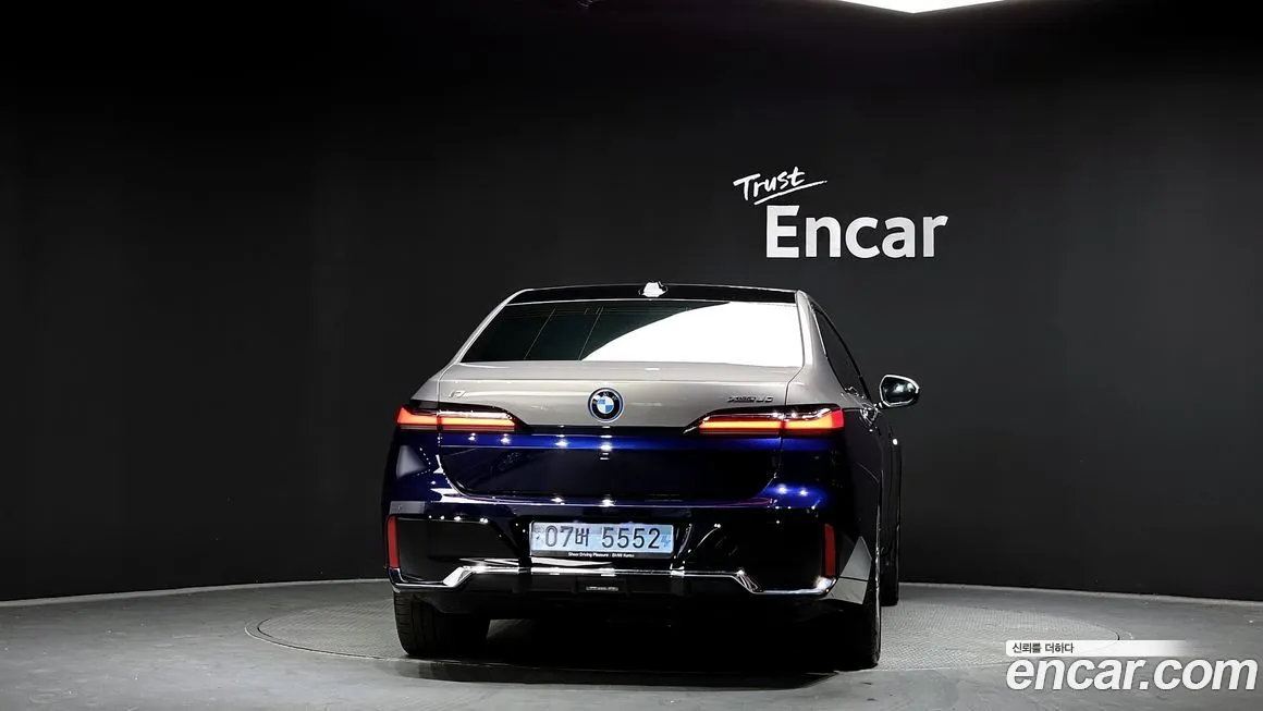 BMW i7 — фото 4