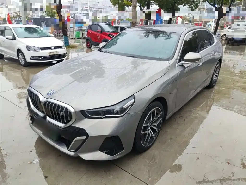 BMW i5 — фото 1
