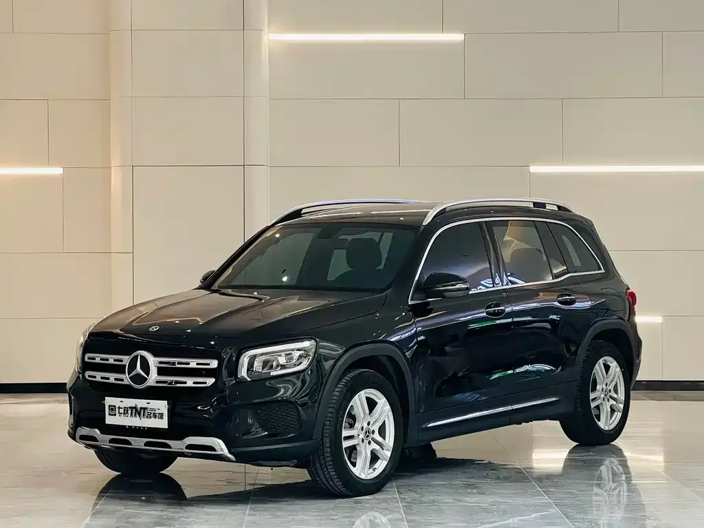 Mercedes-Benz GLB — фото 1