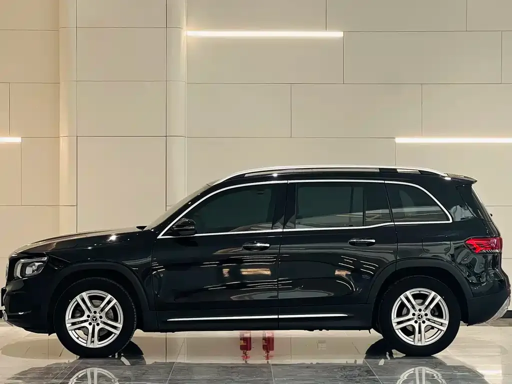 Mercedes-Benz GLB — фото 3
