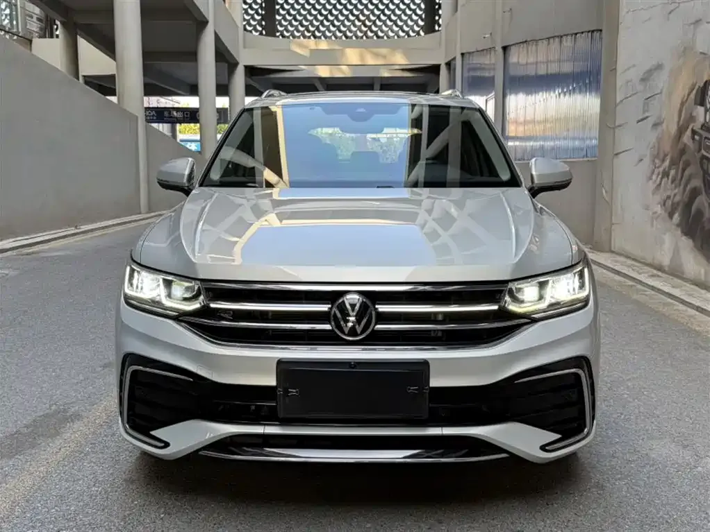 Volkswagen Tiguan L — фото 3