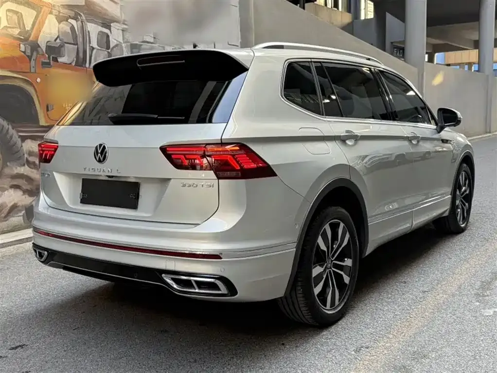 Volkswagen Tiguan L — фото 7