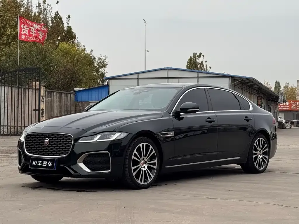 Jaguar XFL — фото 1