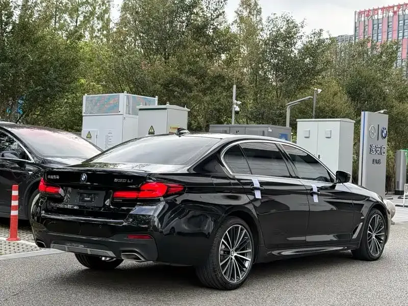 BMW 5 Series — фото 2
