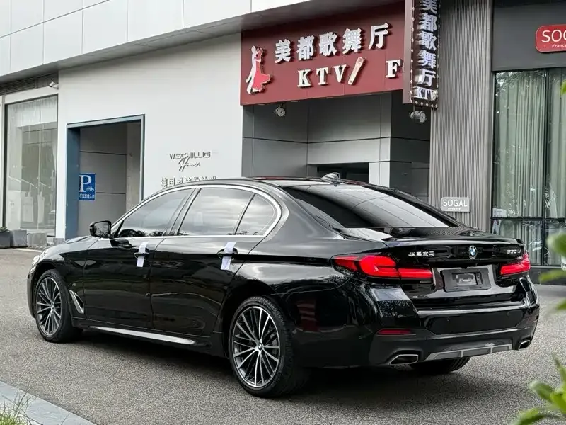 BMW 5 Series — фото 4