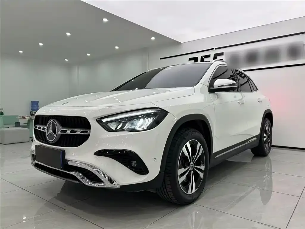 Mercedes-Benz GLA — фото 1
