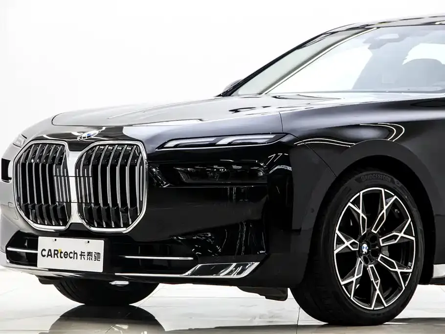 BMW 7 Series — фото 7