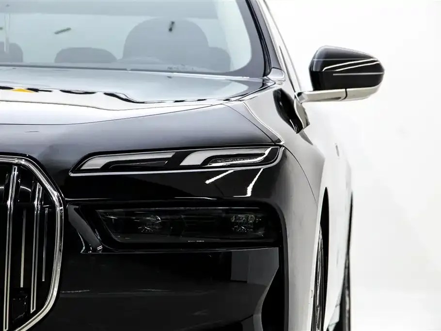 BMW 7 Series — фото 9