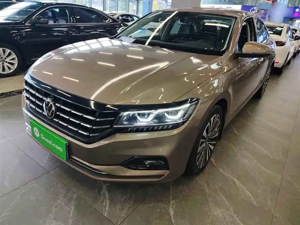 Volkswagen Passat — фото 1