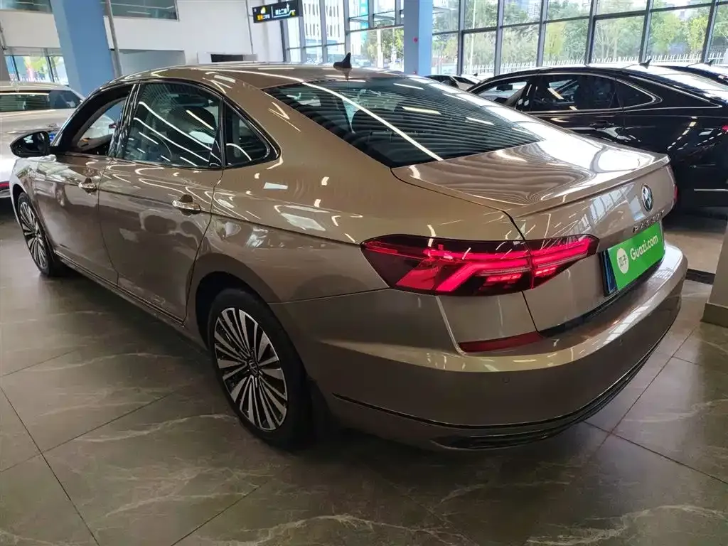Volkswagen Passat — фото 5