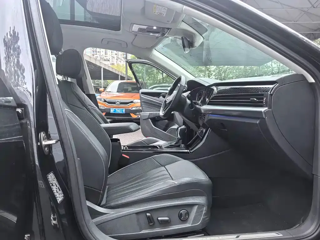 Volkswagen Passat — фото 10