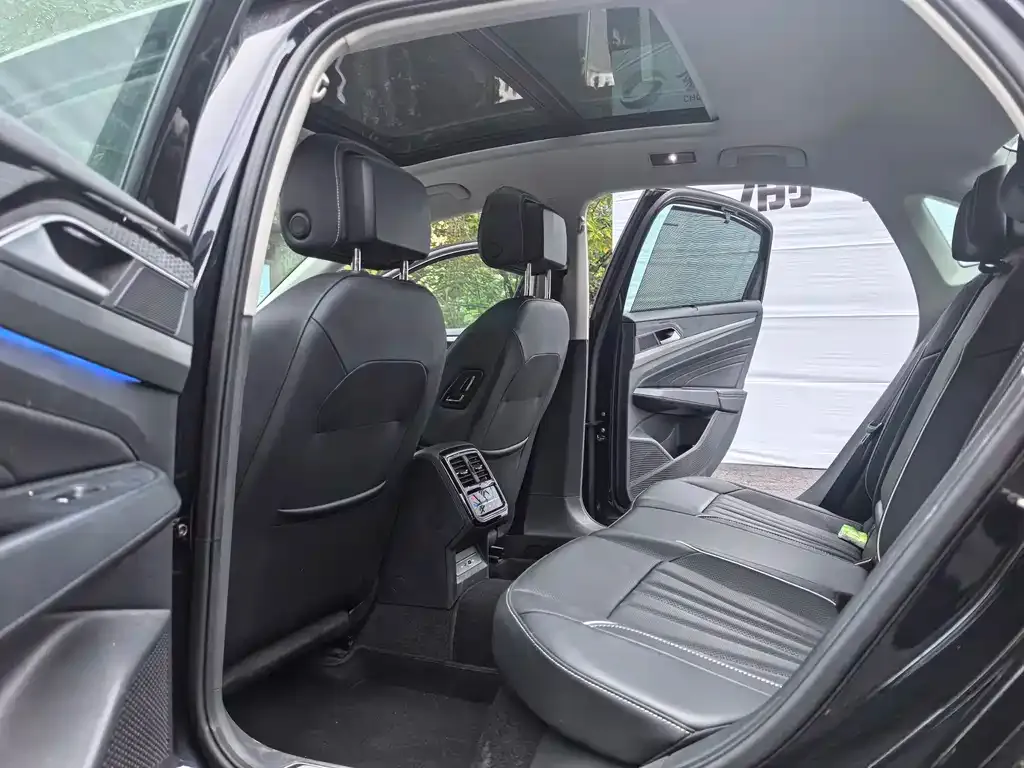 Volkswagen Passat — фото 8