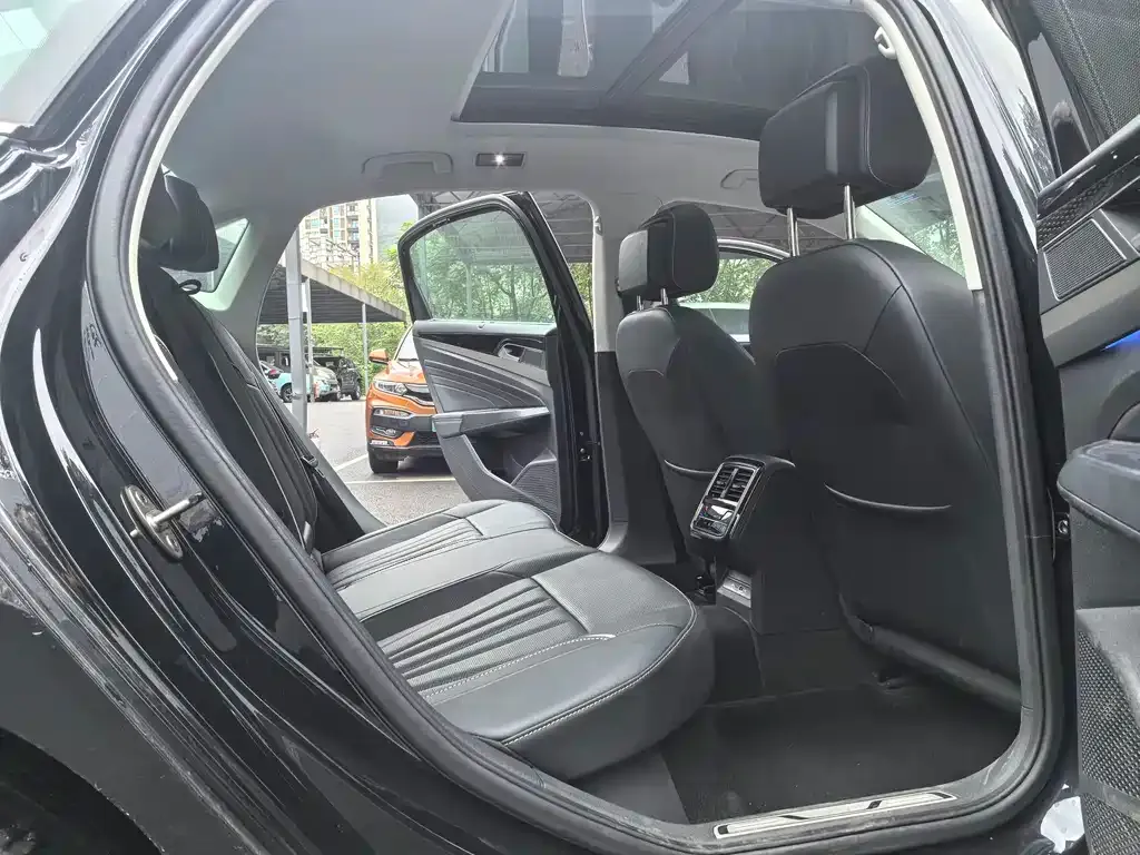 Volkswagen Passat — фото 9
