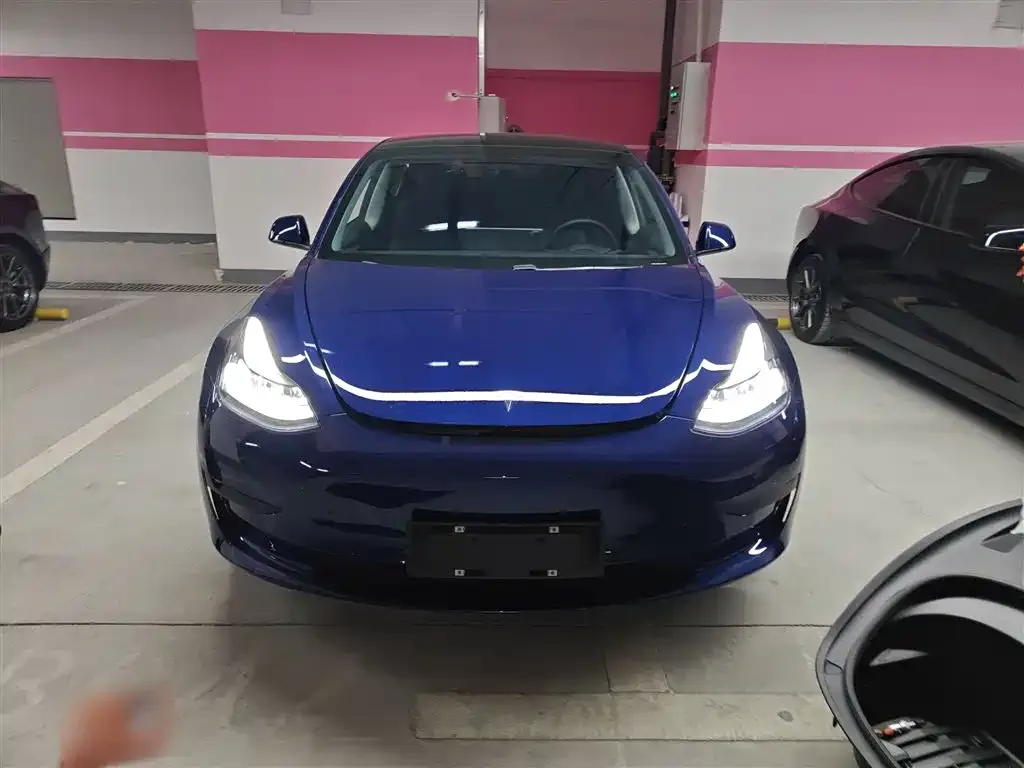 Tesla Model 3 — фото 3