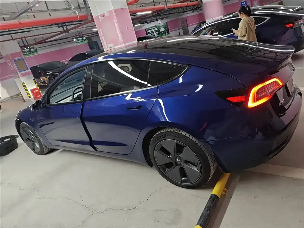 Tesla Model 3 — фото 5