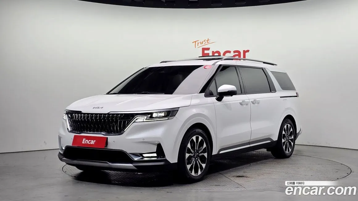 Kia Carnival — фото 1