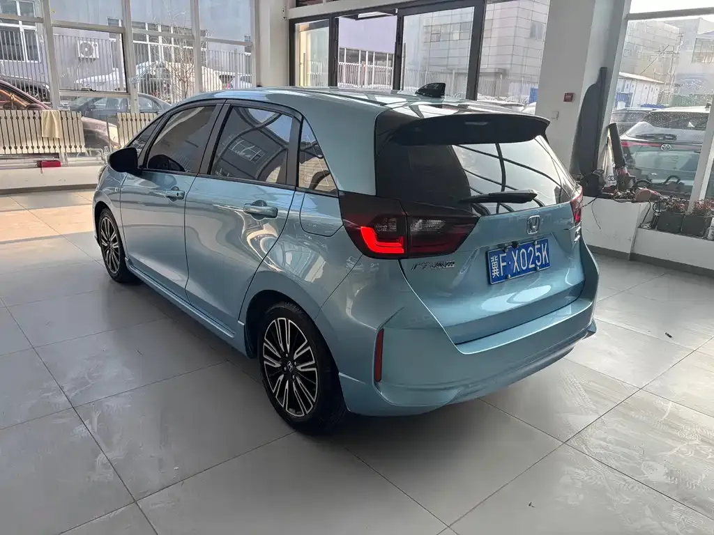 Honda Fit — фото 7