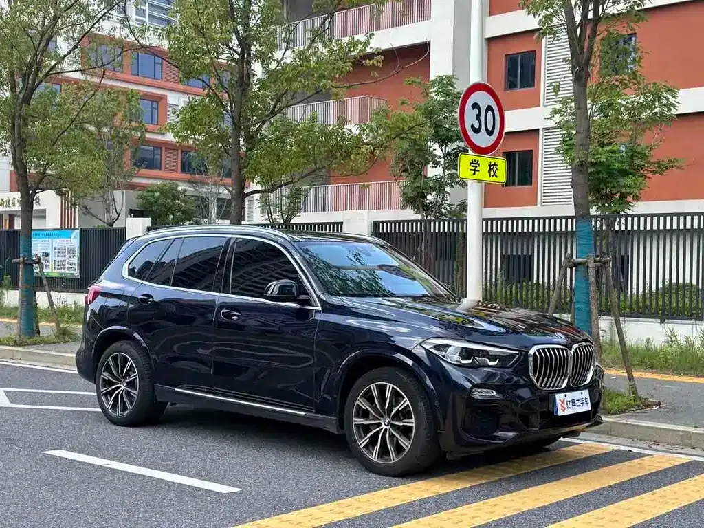 BMW X5 (Import) — фото 1