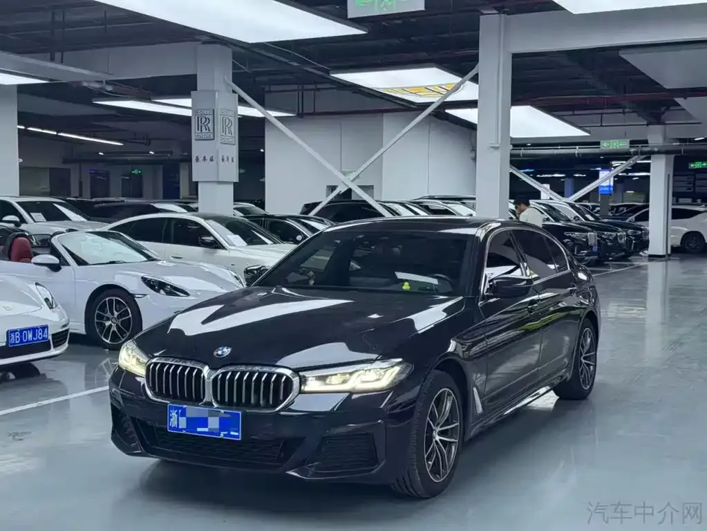BMW 5 Series — фото 1