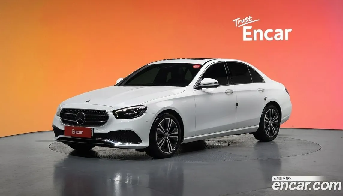 Mercedes-Benz E-Class — фото 1