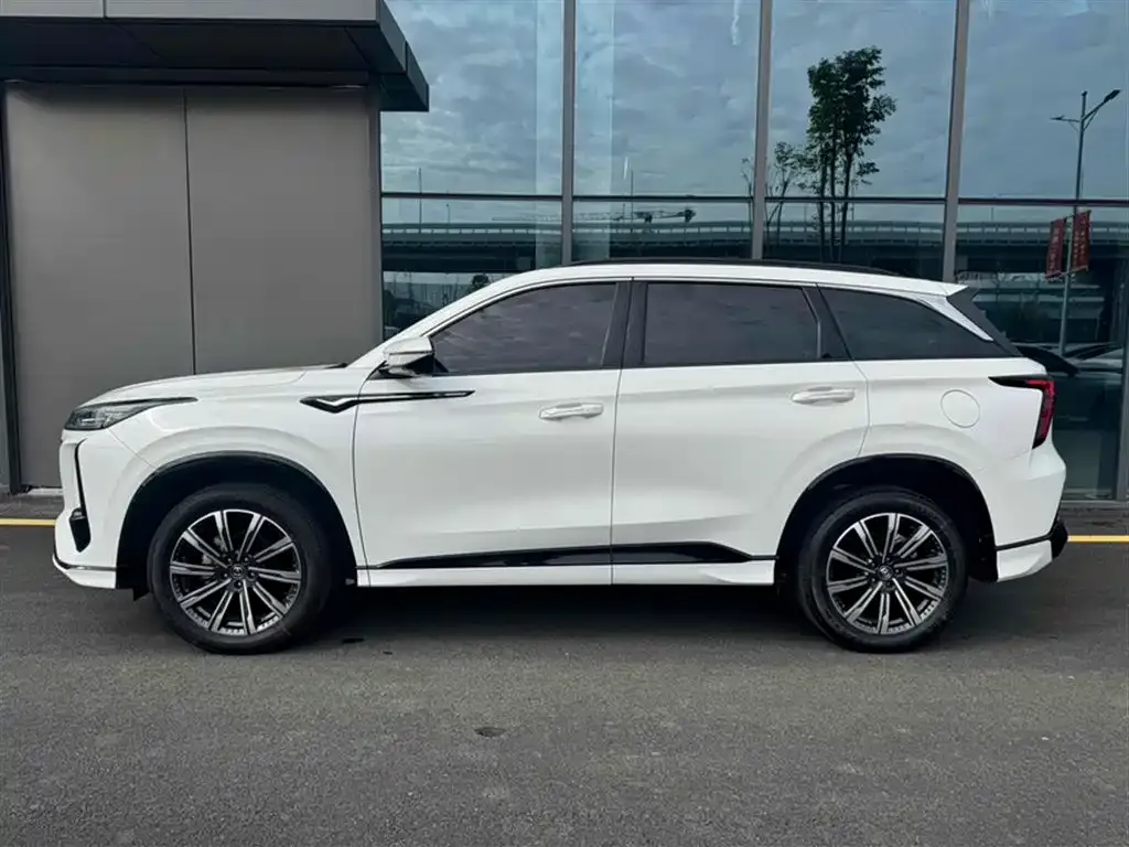 Changan CS75PLUS — фото 9