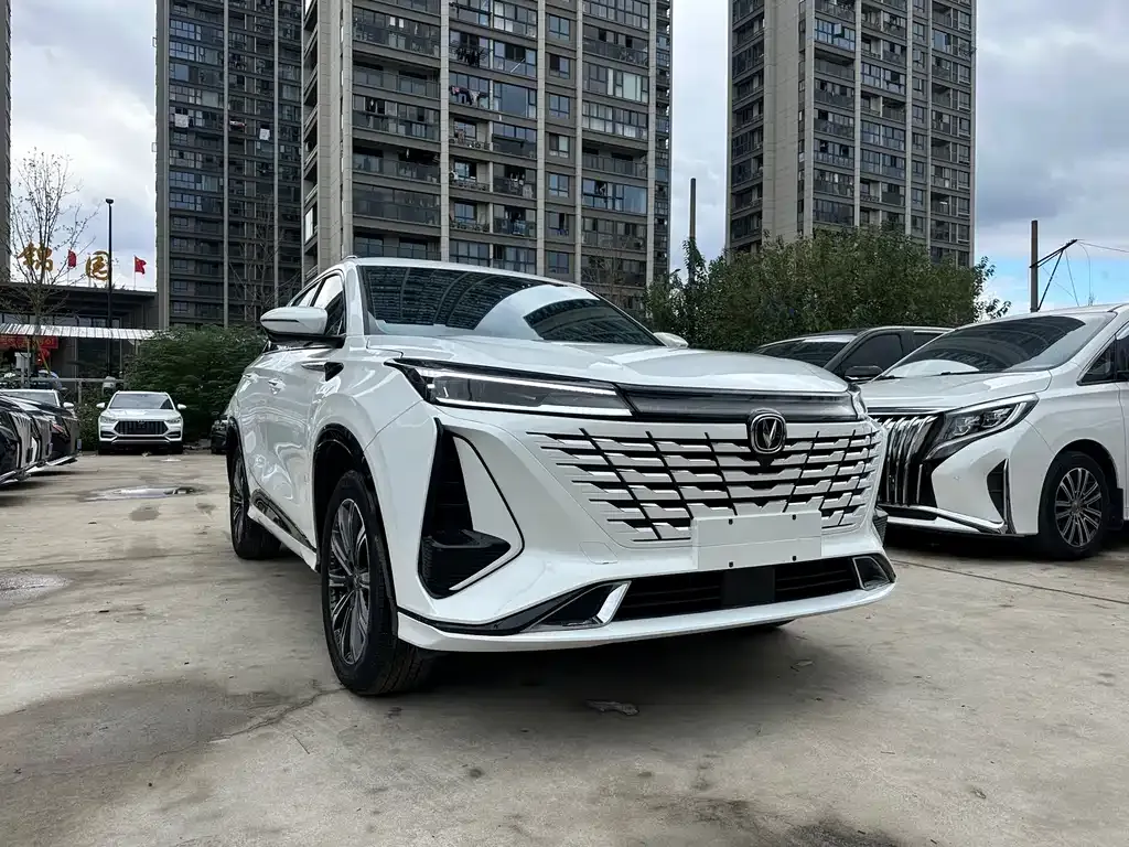 Changan CS75PLUS — фото 3