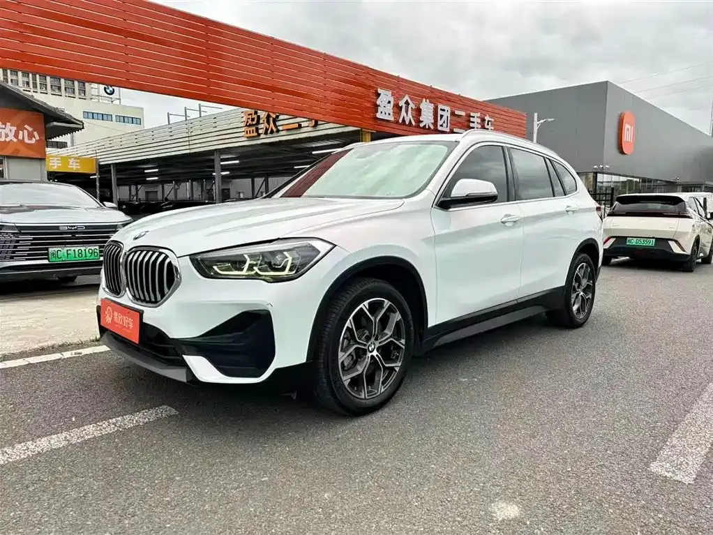 BMW X1 — фото 1
