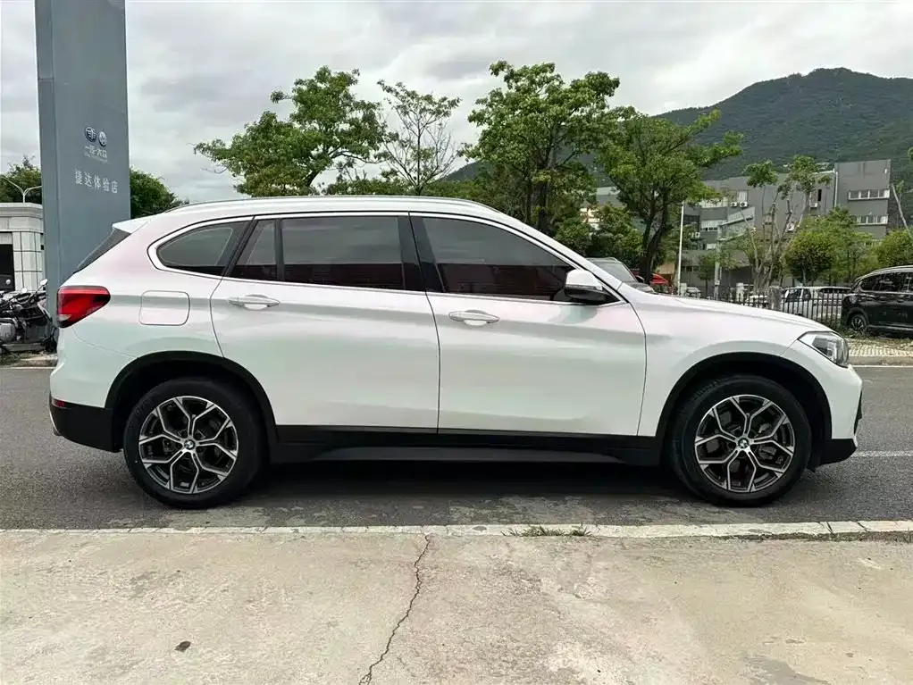 BMW X1 — фото 10