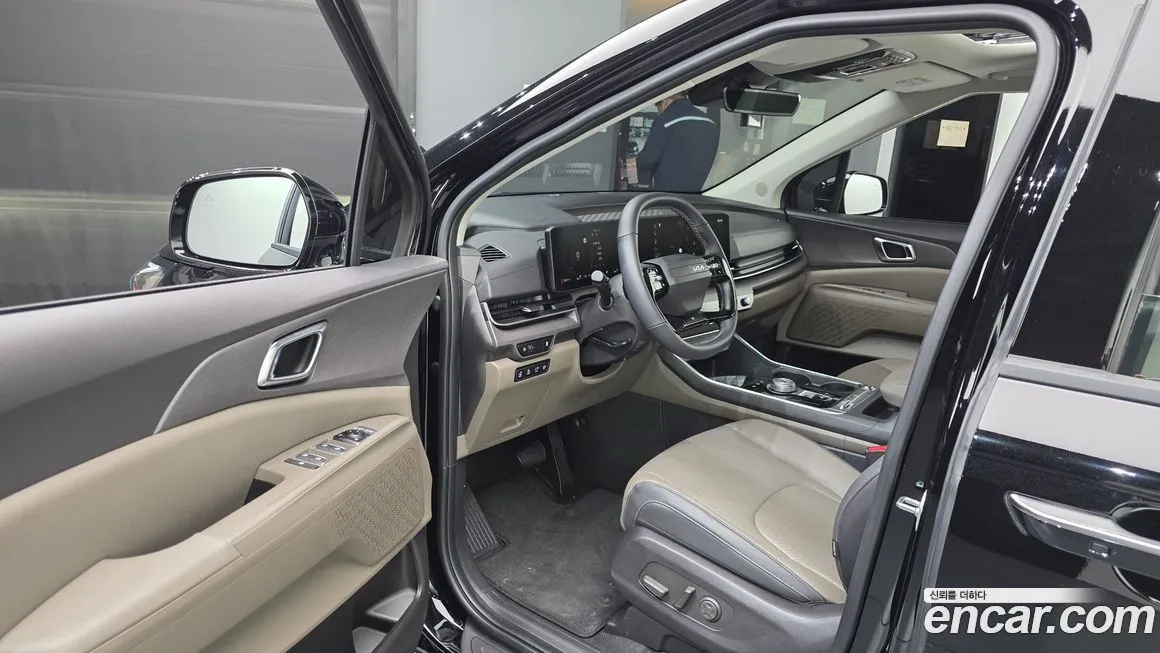 Kia Carnival — фото 10