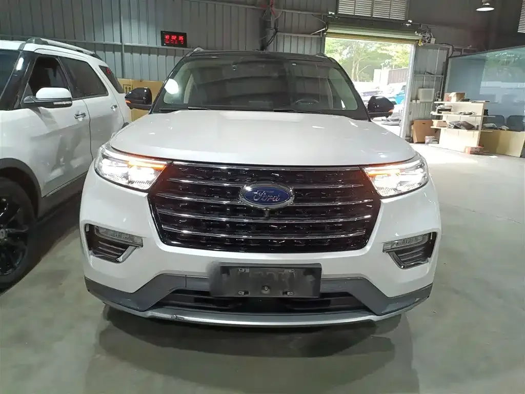 Ford Explorer — фото 3