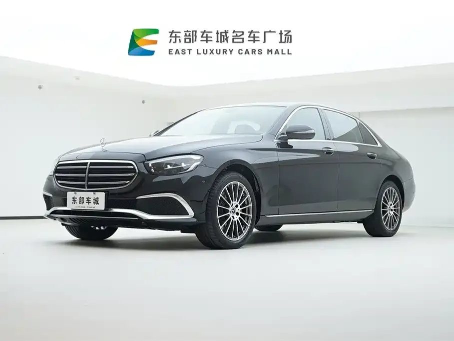 Mercedes-Benz E-Class — фото 1