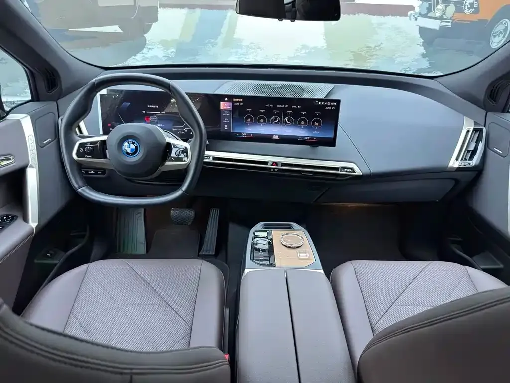 BMW iX — фото 10