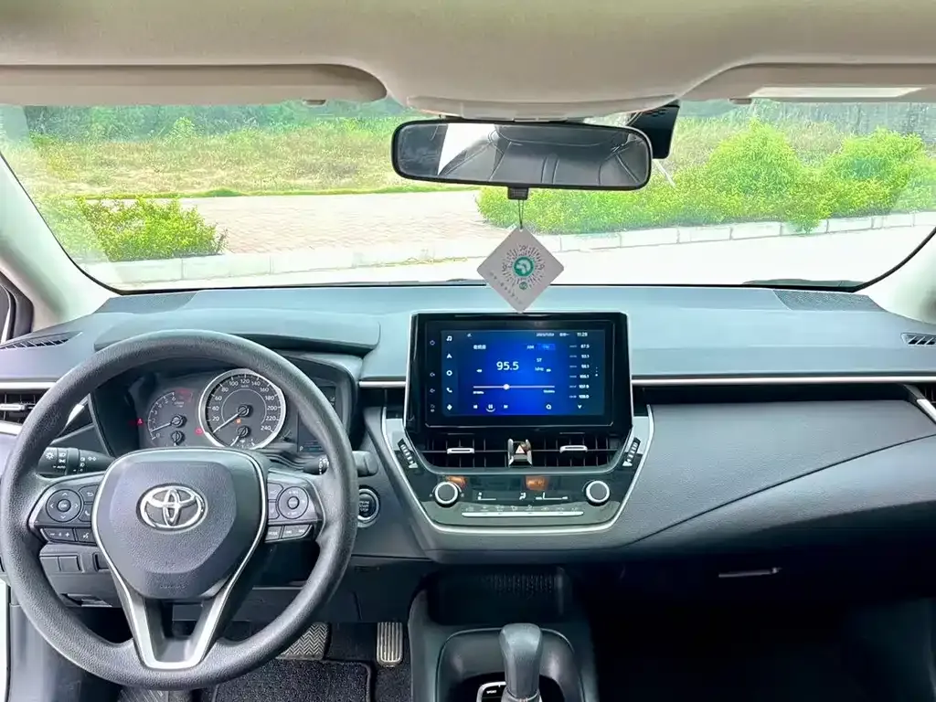 Toyota Corolla — фото 6
