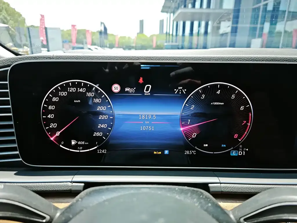 Mercedes-Benz GLS — фото 9