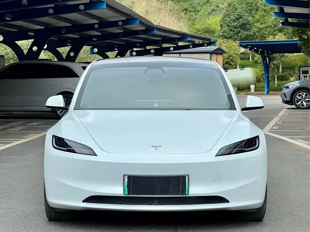 Tesla Model 3 — фото 2