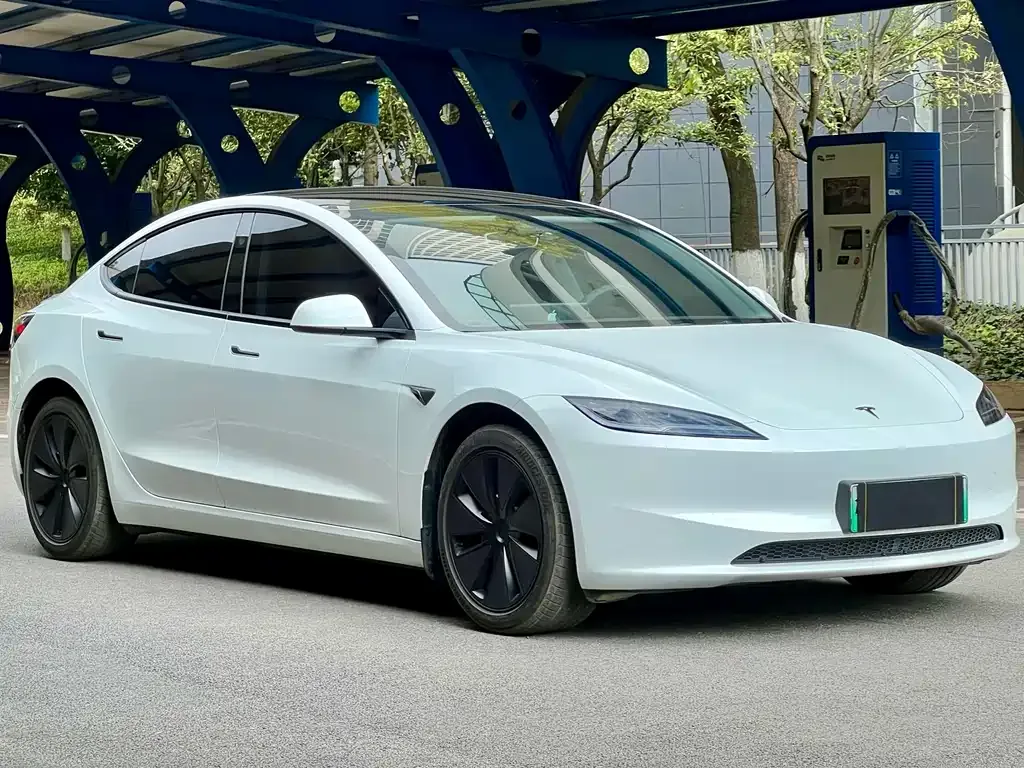 Tesla Model 3 — фото 3