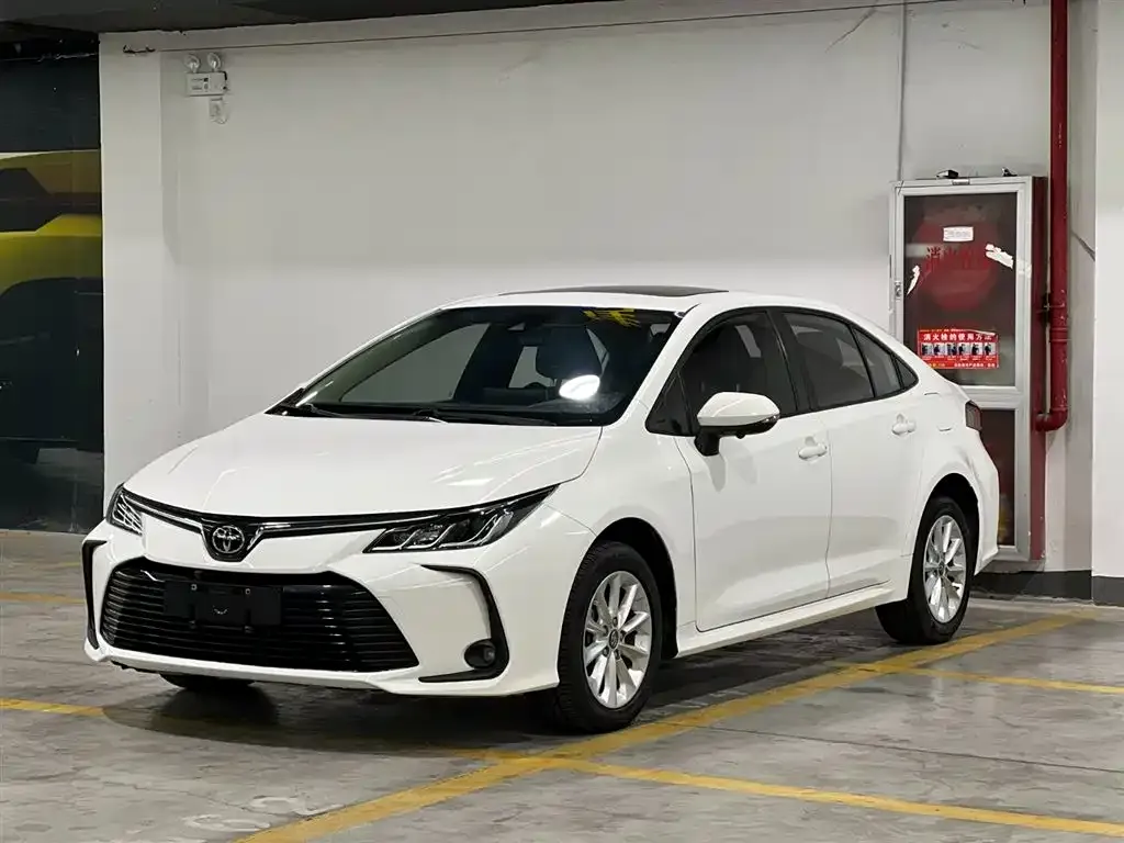 Toyota Corolla — фото 1