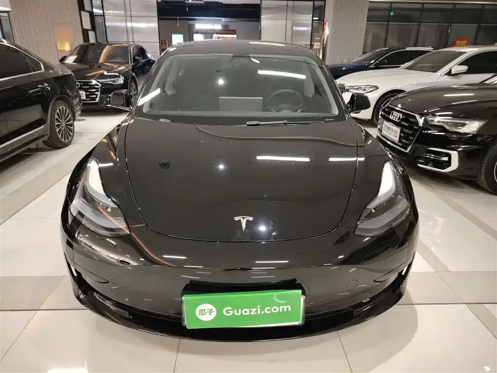 Tesla Model 3 — фото 3