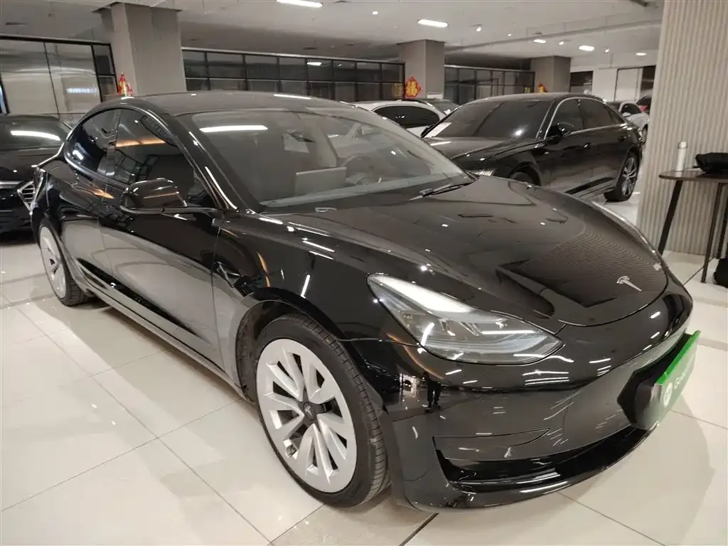 Tesla Model 3 — фото 4