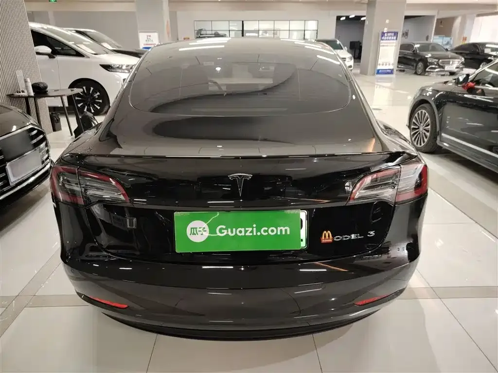 Tesla Model 3 — фото 6