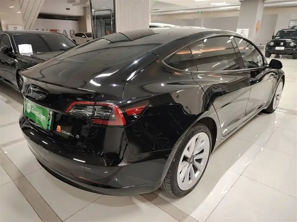 Tesla Model 3 — фото 7