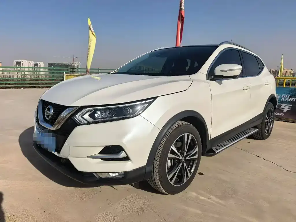 Nissan Qashqai — фото 1