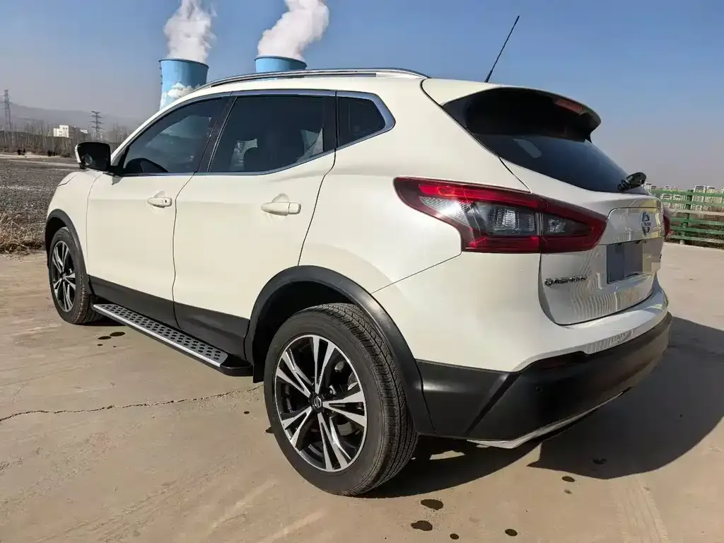 Nissan Qashqai — фото 4