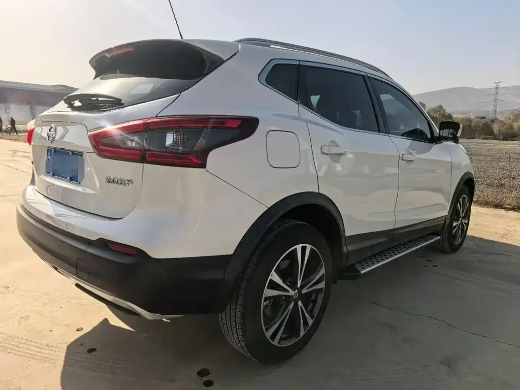 Nissan Qashqai — фото 5