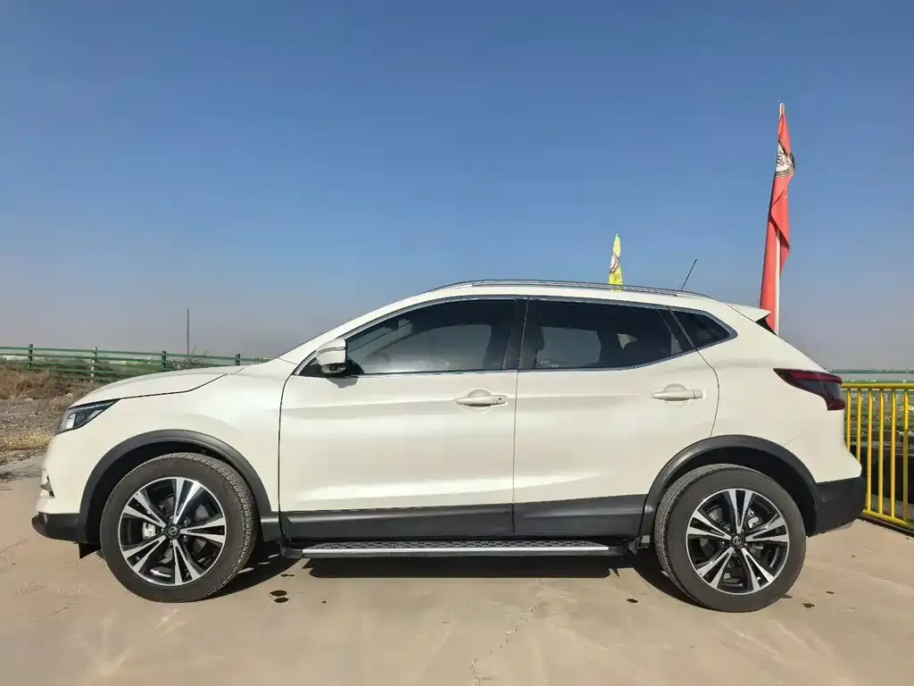 Nissan Qashqai — фото 6