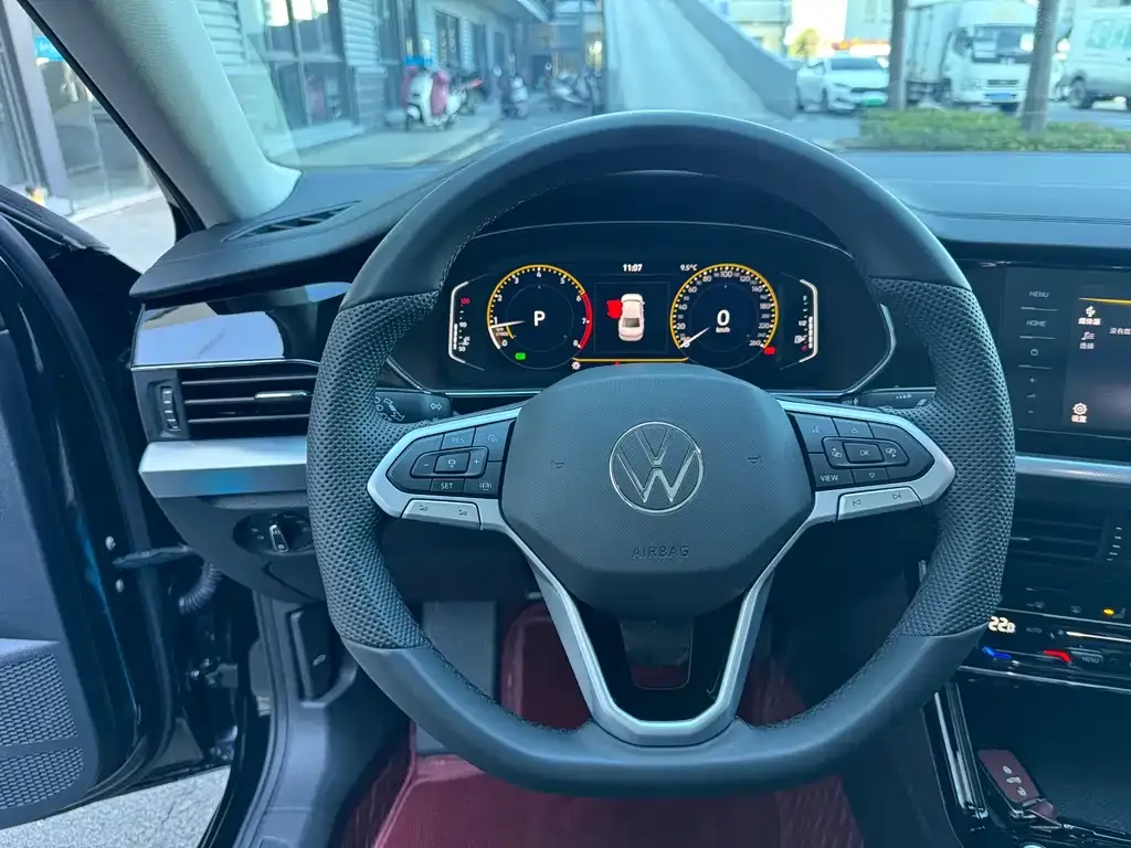 Volkswagen Passat — фото 7