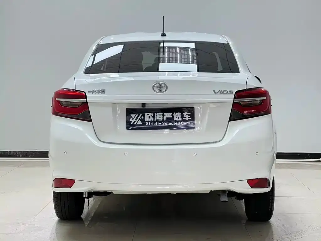 Toyota Vios — фото 5